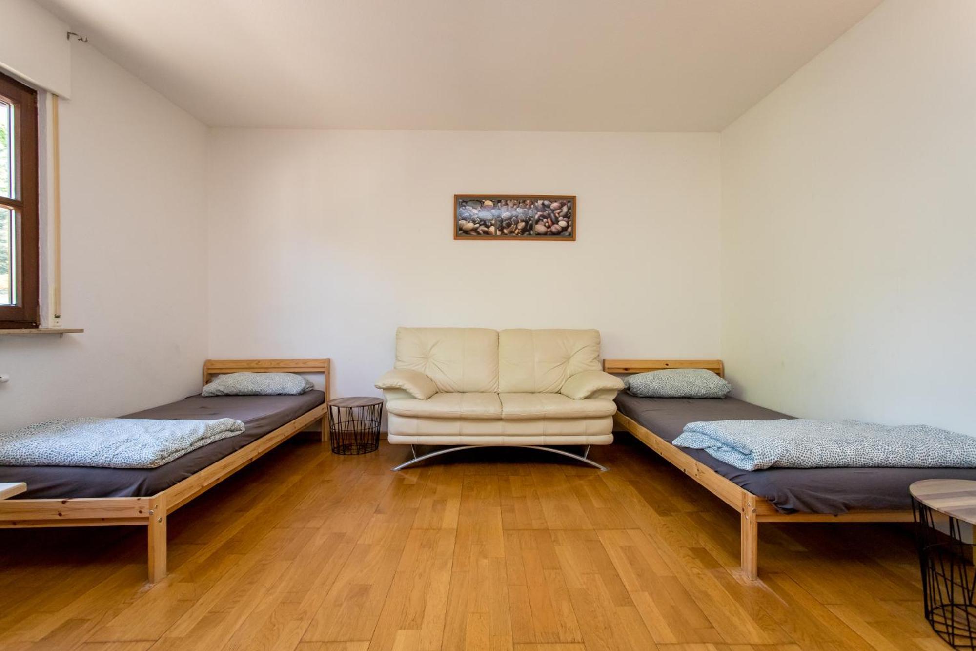 Ferienwohnung Mit 123Qm Fuer 8 Personen Mit Sehr Grossem Garten, Einfache Innen-Ausstattung Lipsia Esterno foto